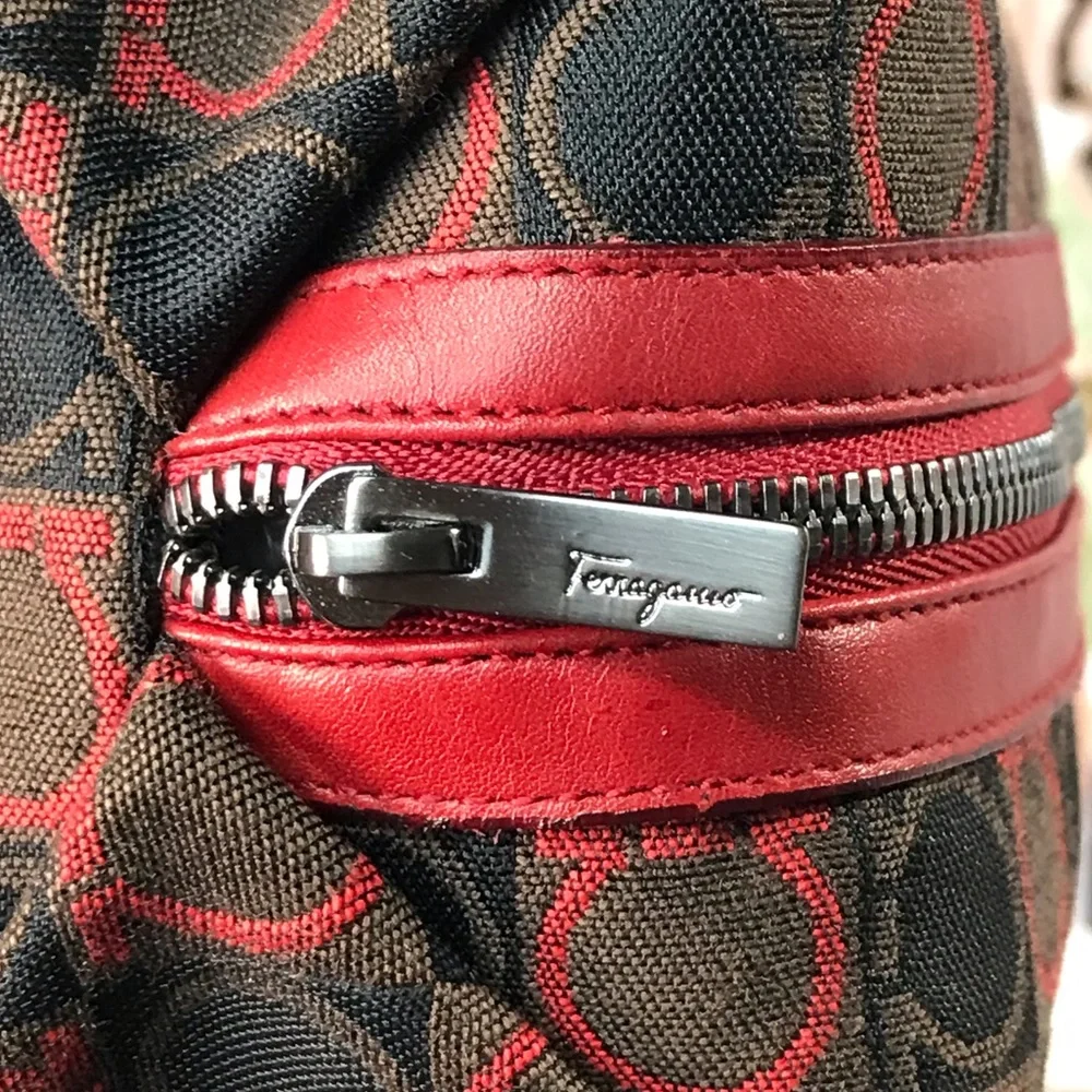 Salvatore Ferragamo Gancini Pouch Bag/Cosmetic Bag 🔥